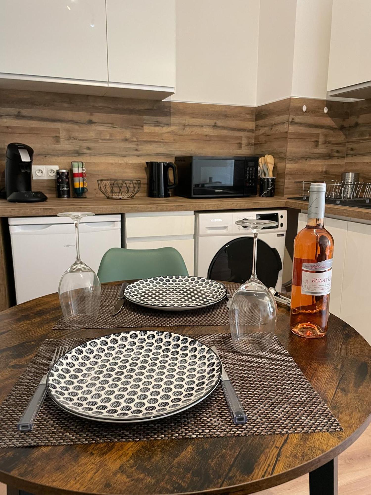 Escapade Ardechoise - Parking Gratuit - Chateau A 2 Pas Aubenas Kamer foto